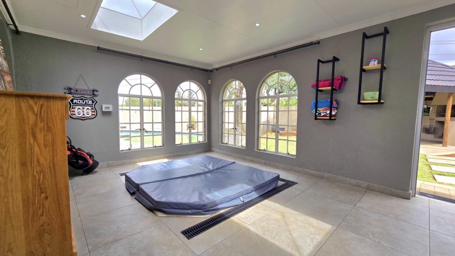 4 Bedroom Property for Sale in Verwoerdpark Gauteng