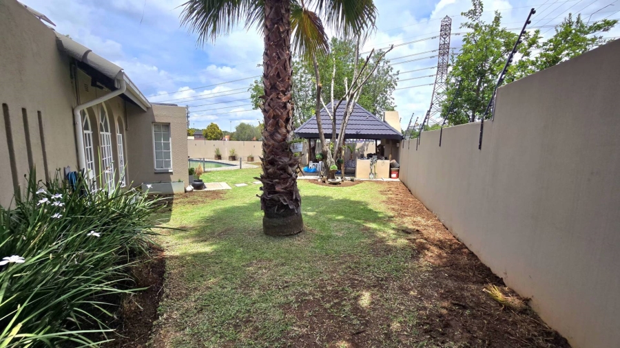 4 Bedroom Property for Sale in Verwoerdpark Gauteng