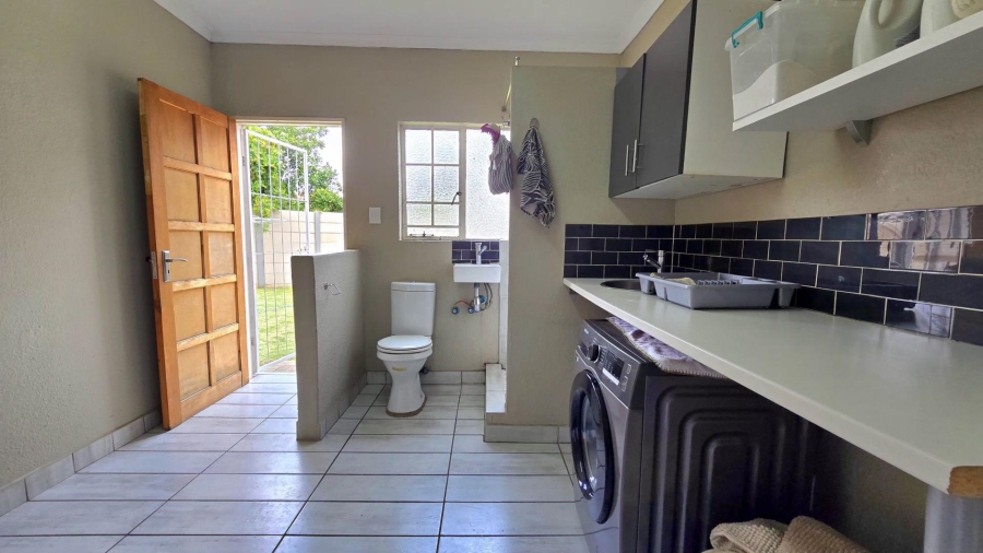 4 Bedroom Property for Sale in Verwoerdpark Gauteng