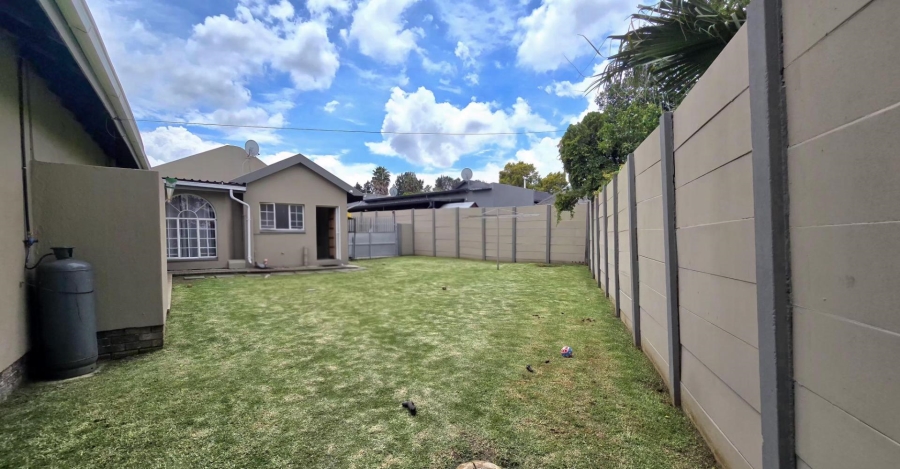 4 Bedroom Property for Sale in Verwoerdpark Gauteng