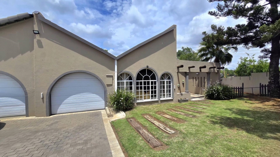 4 Bedroom Property for Sale in Verwoerdpark Gauteng
