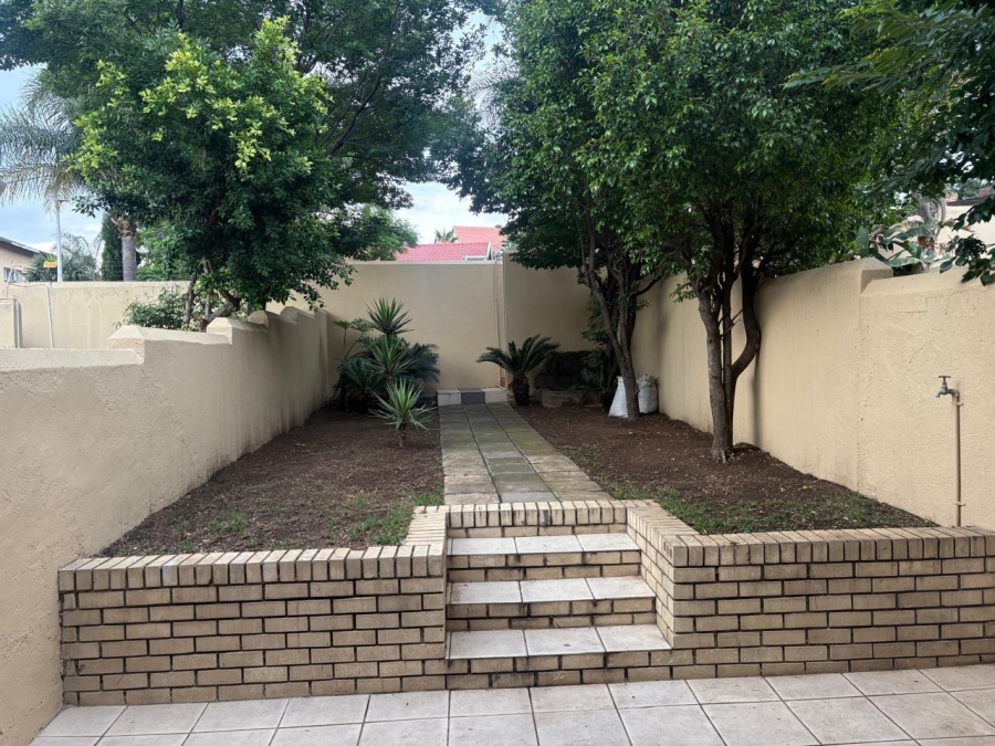 3 Bedroom Property for Sale in Mondeor Gauteng