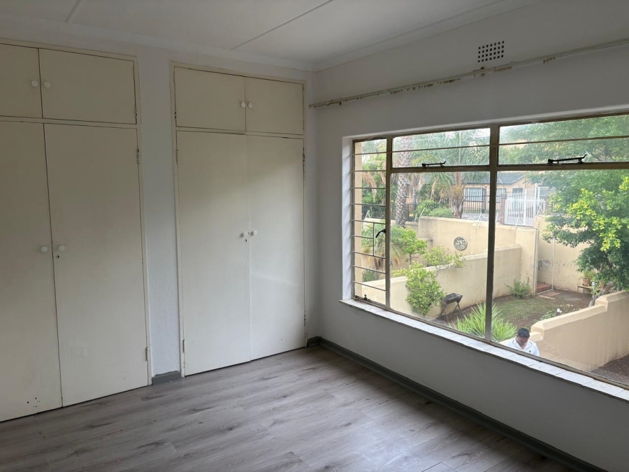 3 Bedroom Property for Sale in Mondeor Gauteng