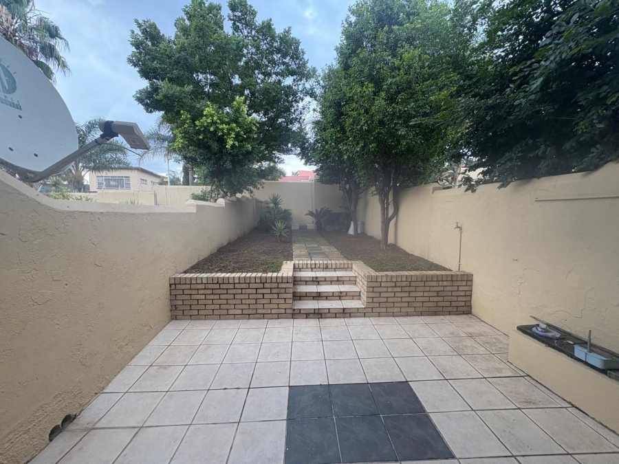 3 Bedroom Property for Sale in Mondeor Gauteng