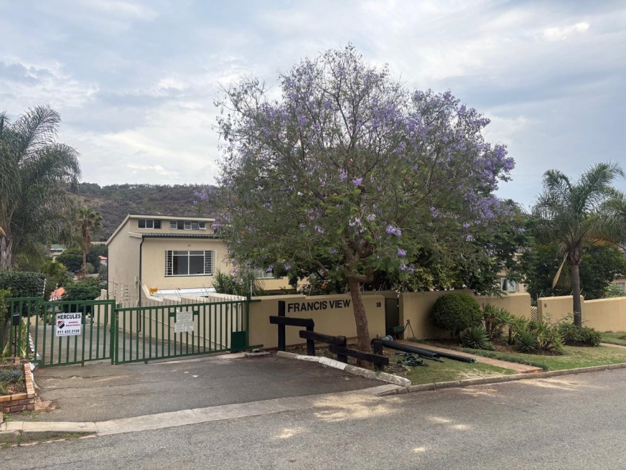3 Bedroom Property for Sale in Mondeor Gauteng