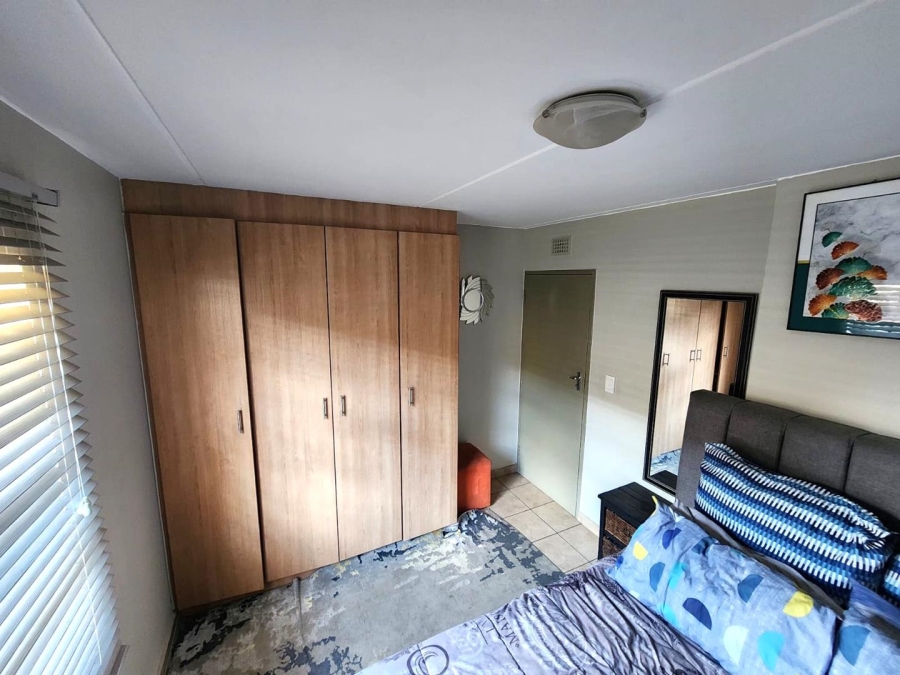 To Let 2 Bedroom Property for Rent in Olifantsvlei Gauteng