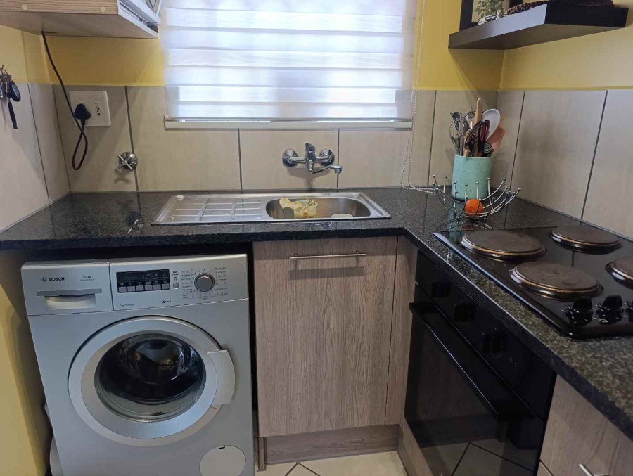 2 Bedroom Property for Sale in The Reeds Gauteng