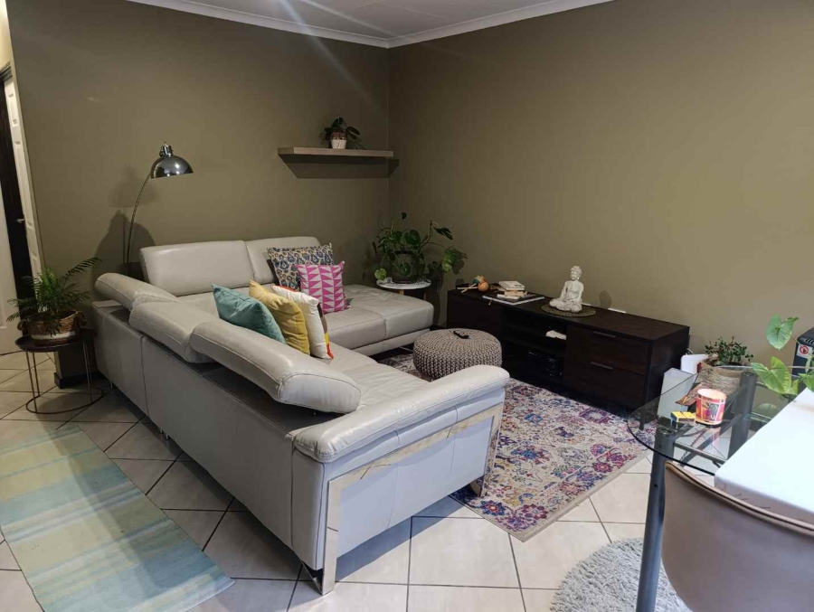 2 Bedroom Property for Sale in The Reeds Gauteng