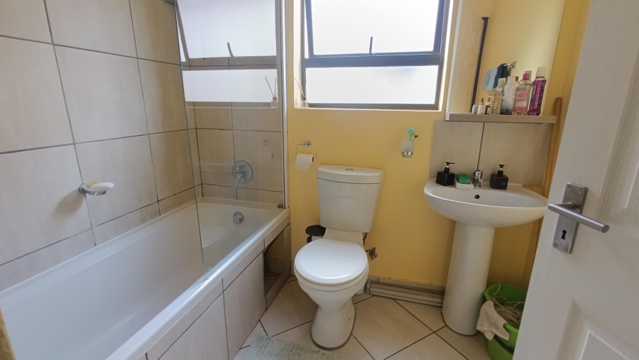 2 Bedroom Property for Sale in The Reeds Gauteng
