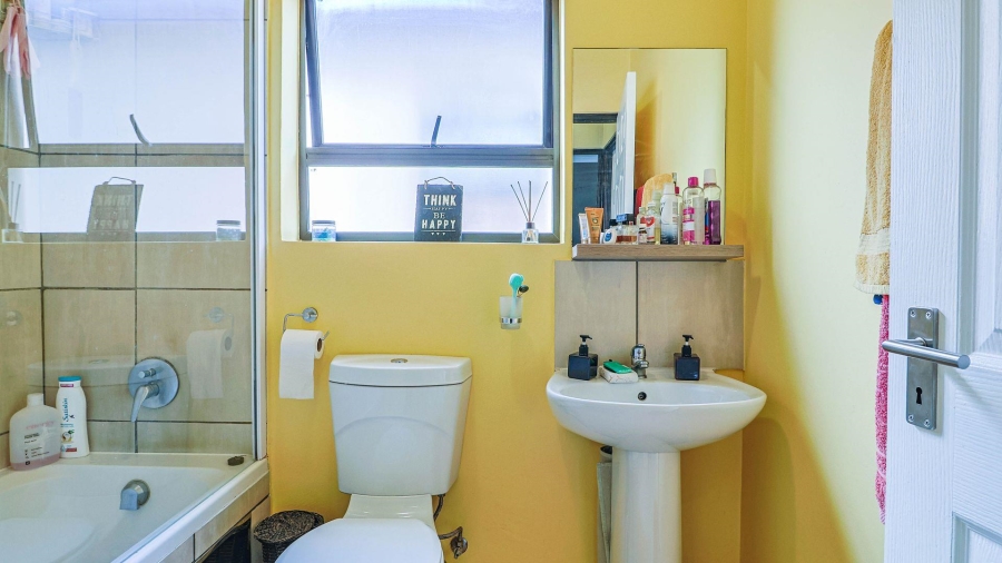 2 Bedroom Property for Sale in The Reeds Gauteng