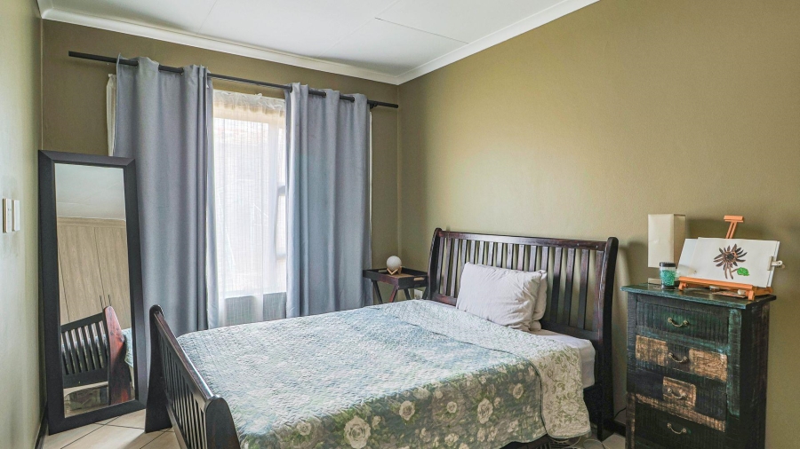 2 Bedroom Property for Sale in The Reeds Gauteng