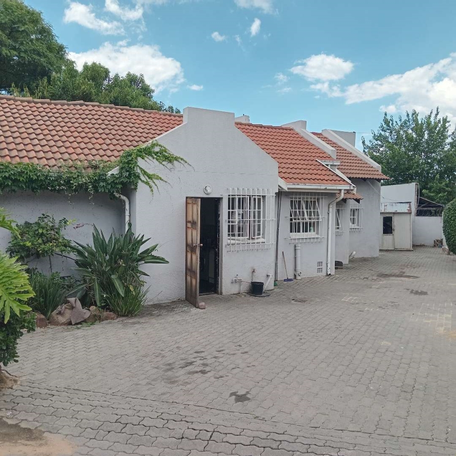 4 Bedroom Property for Sale in Bloubosrand Gauteng