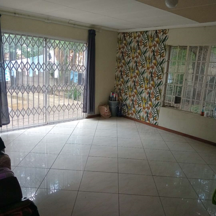 4 Bedroom Property for Sale in Bloubosrand Gauteng