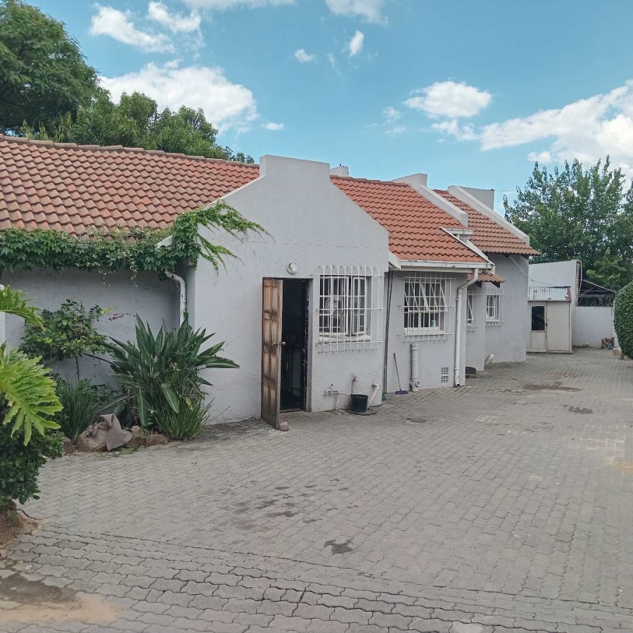 4 Bedroom Property for Sale in Bloubosrand Gauteng