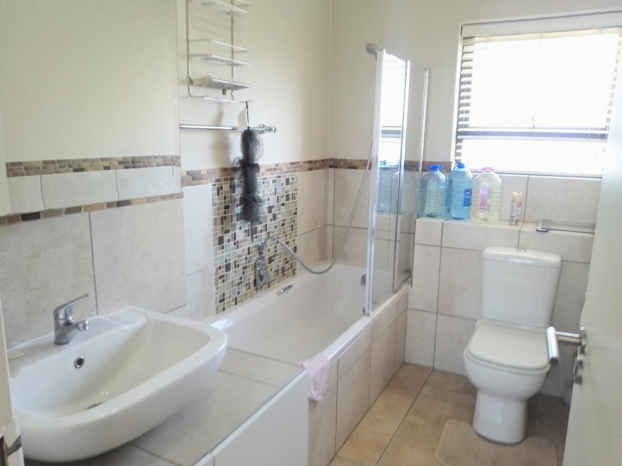 2 Bedroom Property for Sale in Sunninghill Gauteng