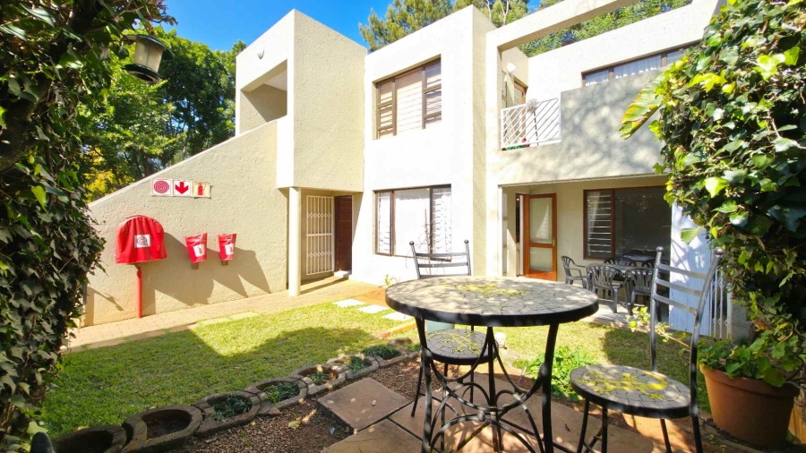 To Let 2 Bedroom Property for Rent in Illovo Gauteng