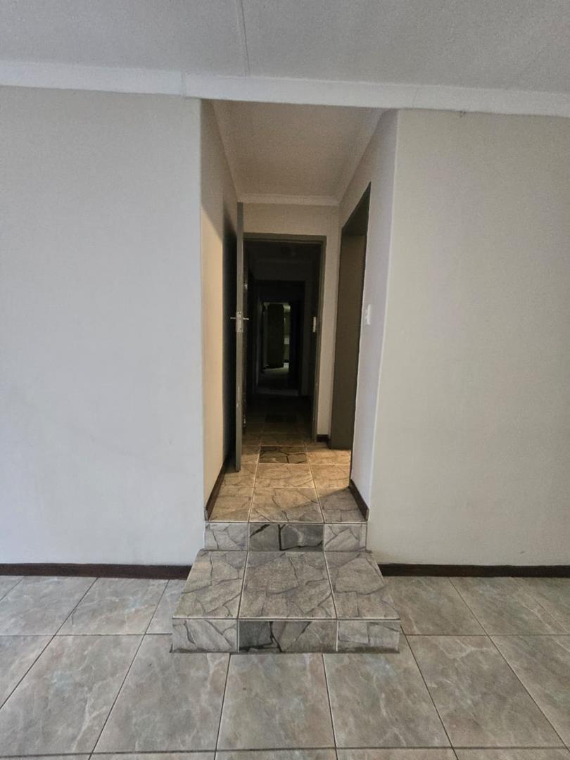 To Let 1 Bedroom Property for Rent in Noordwyk Gauteng