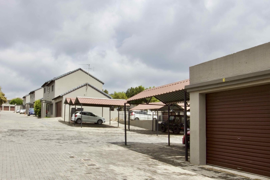 2 Bedroom Property for Sale in Noordwyk Gauteng
