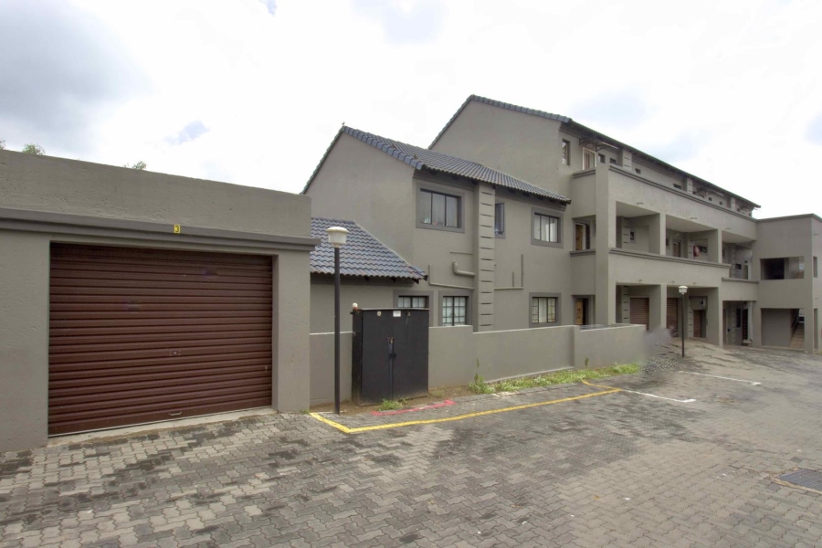 2 Bedroom Property for Sale in Noordwyk Gauteng