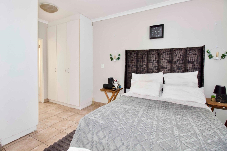 2 Bedroom Property for Sale in Noordwyk Gauteng