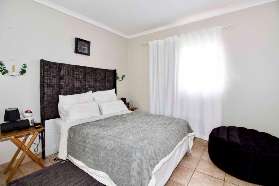 2 Bedroom Property for Sale in Noordwyk Gauteng