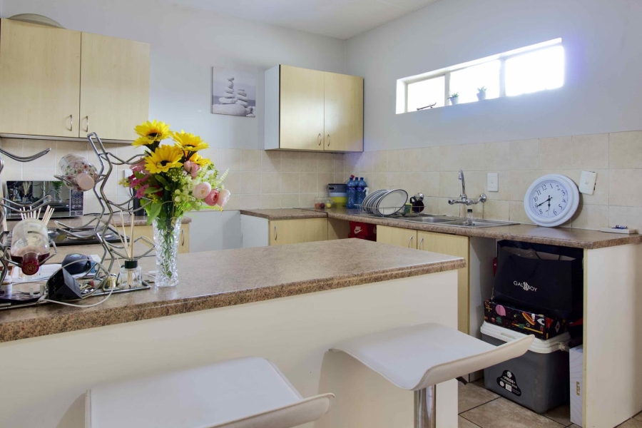 2 Bedroom Property for Sale in Noordwyk Gauteng