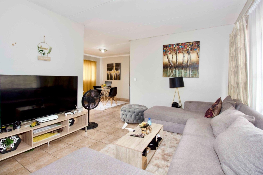 2 Bedroom Property for Sale in Noordwyk Gauteng