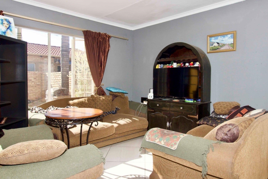 2 Bedroom Property for Sale in Heuwelsig Estate Gauteng