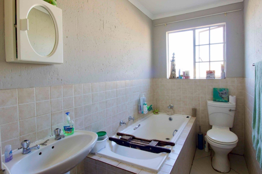 2 Bedroom Property for Sale in Heuwelsig Estate Gauteng