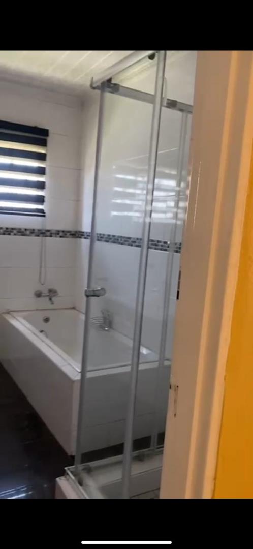 To Let 2 Bedroom Property for Rent in Leachville Gauteng