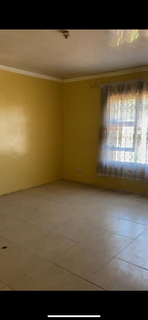 To Let 2 Bedroom Property for Rent in Leachville Gauteng