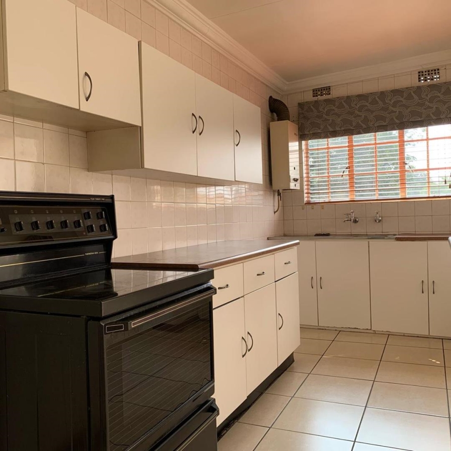 To Let 2 Bedroom Property for Rent in Lambton Gauteng