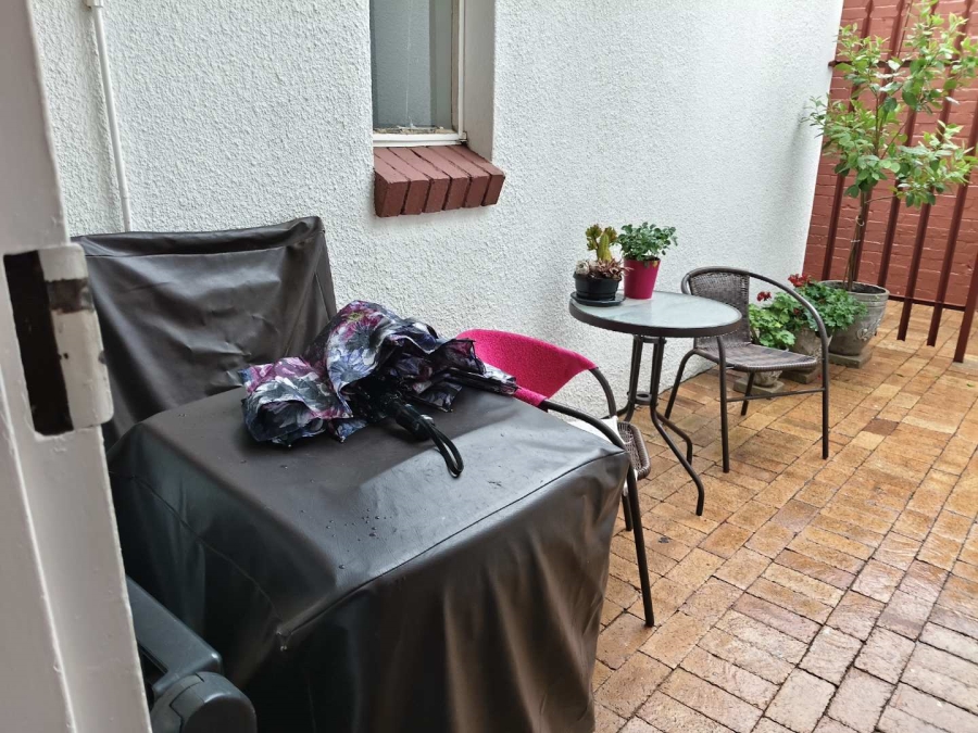 To Let 1 Bedroom Property for Rent in Lambton Gauteng