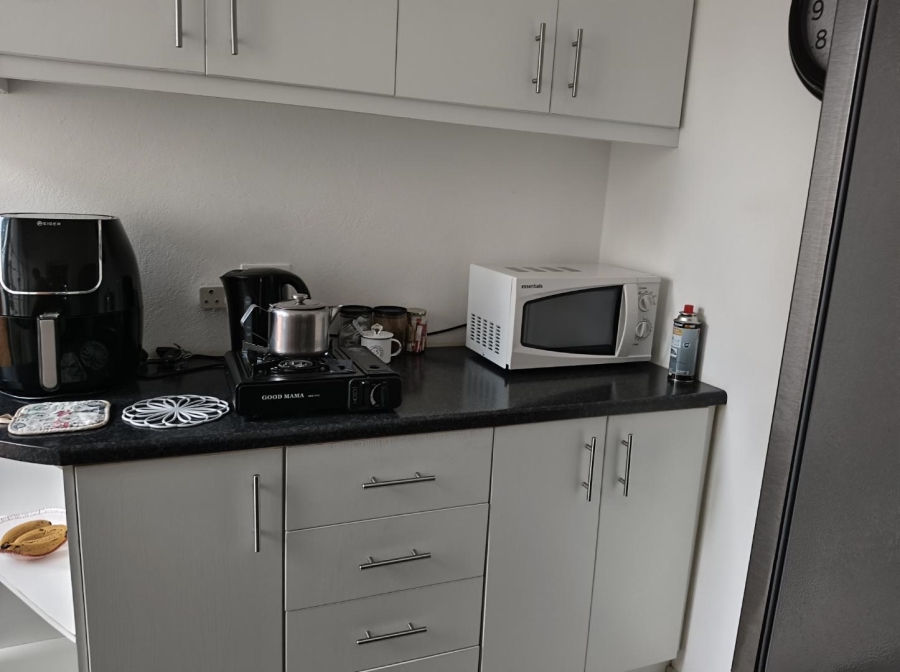 To Let 1 Bedroom Property for Rent in Lambton Gauteng