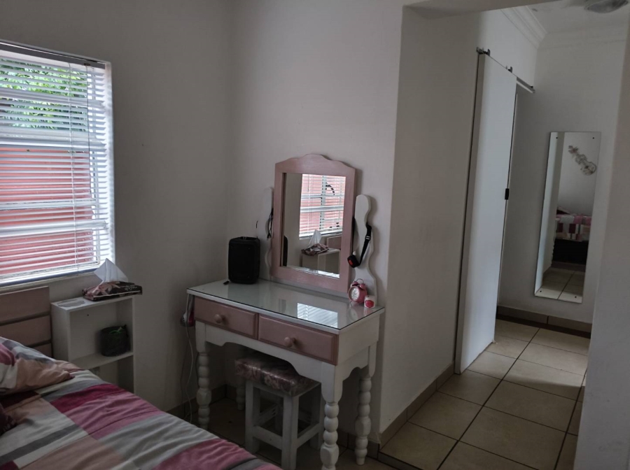 To Let 1 Bedroom Property for Rent in Lambton Gauteng