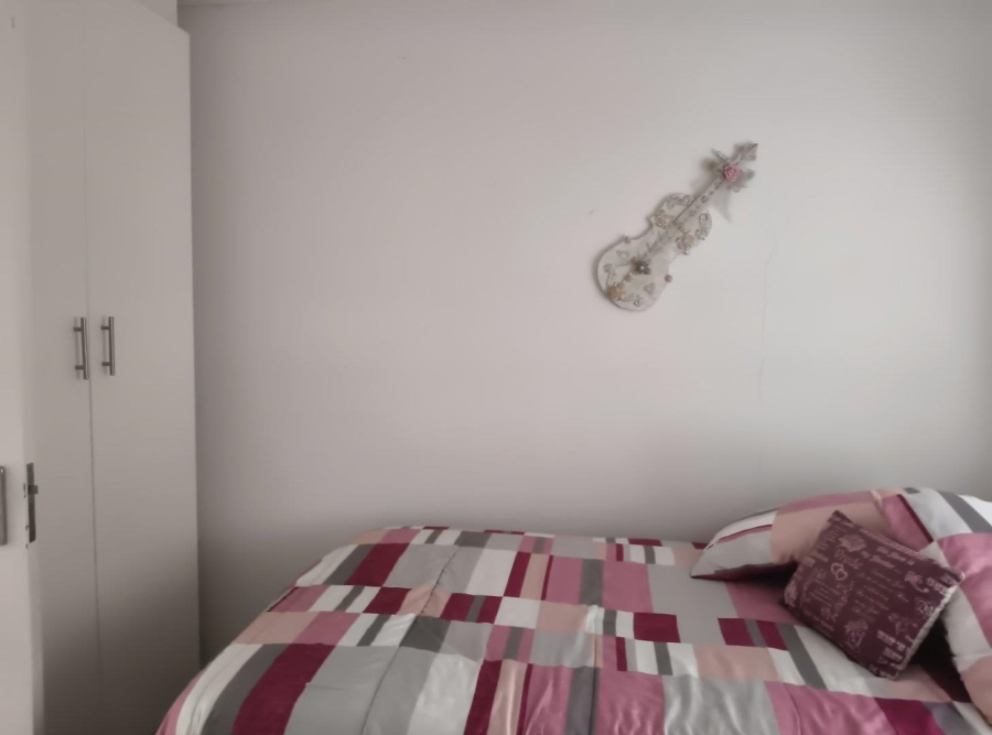 To Let 1 Bedroom Property for Rent in Lambton Gauteng