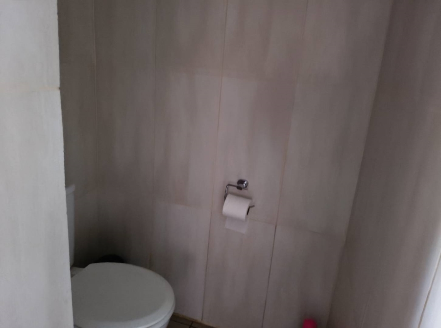 To Let 1 Bedroom Property for Rent in Lambton Gauteng