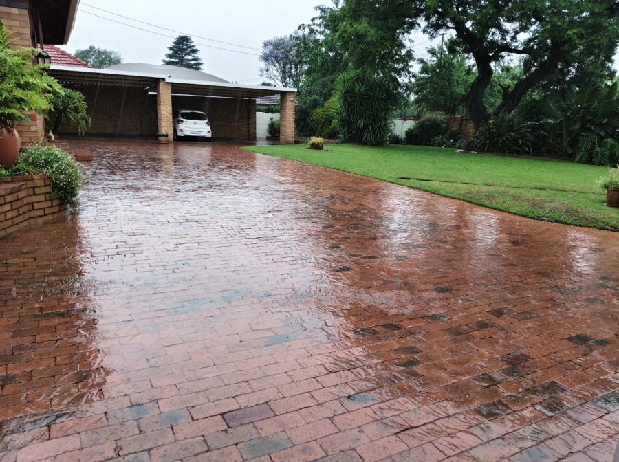 To Let 1 Bedroom Property for Rent in Lambton Gauteng