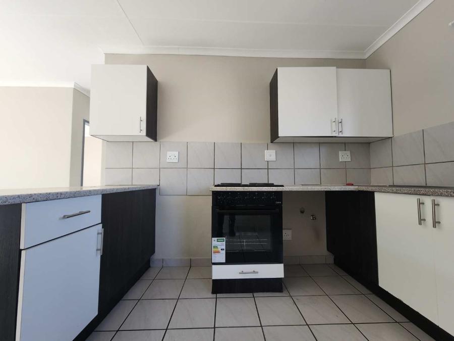 To Let 2 Bedroom Property for Rent in Rooihuiskraal Gauteng