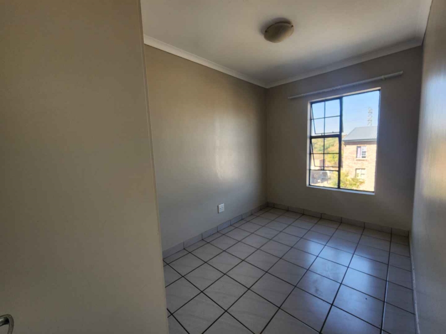 To Let 2 Bedroom Property for Rent in Rooihuiskraal Gauteng