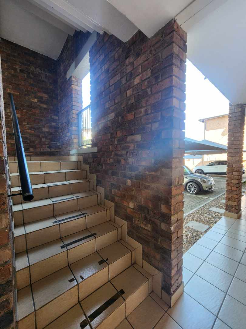 To Let 2 Bedroom Property for Rent in Rooihuiskraal Gauteng