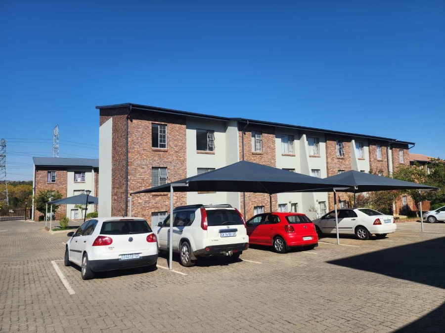 To Let 2 Bedroom Property for Rent in Rooihuiskraal Gauteng