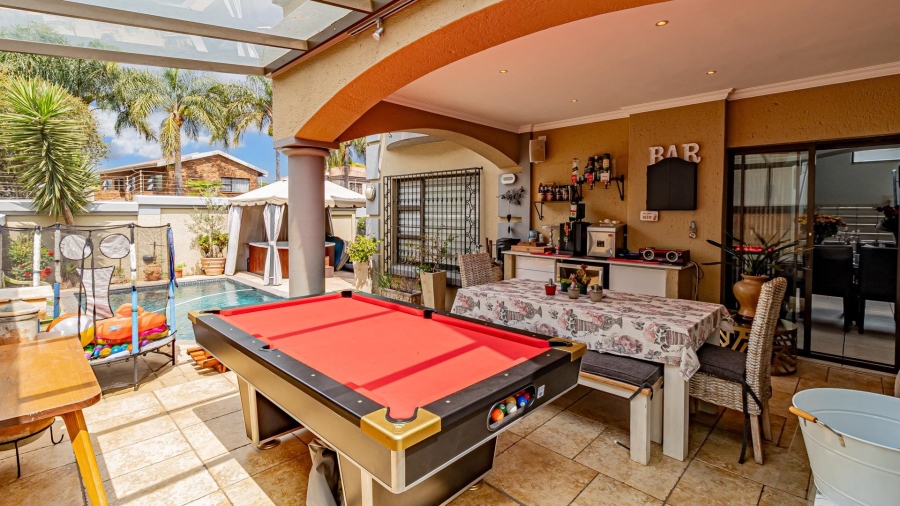 4 Bedroom Property for Sale in Bedfordview Gauteng