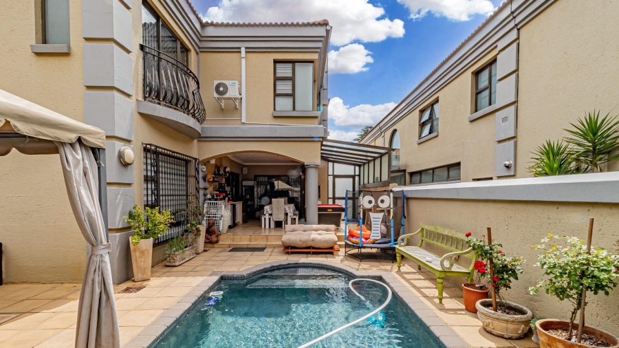 4 Bedroom Property for Sale in Bedfordview Gauteng