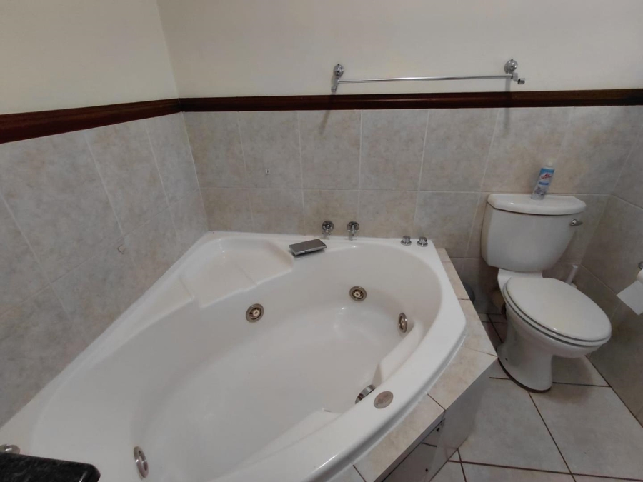 1 Bedroom Property for Sale in Fourways Gauteng