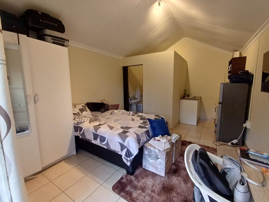To Let 1 Bedroom Property for Rent in Olivedale Gauteng