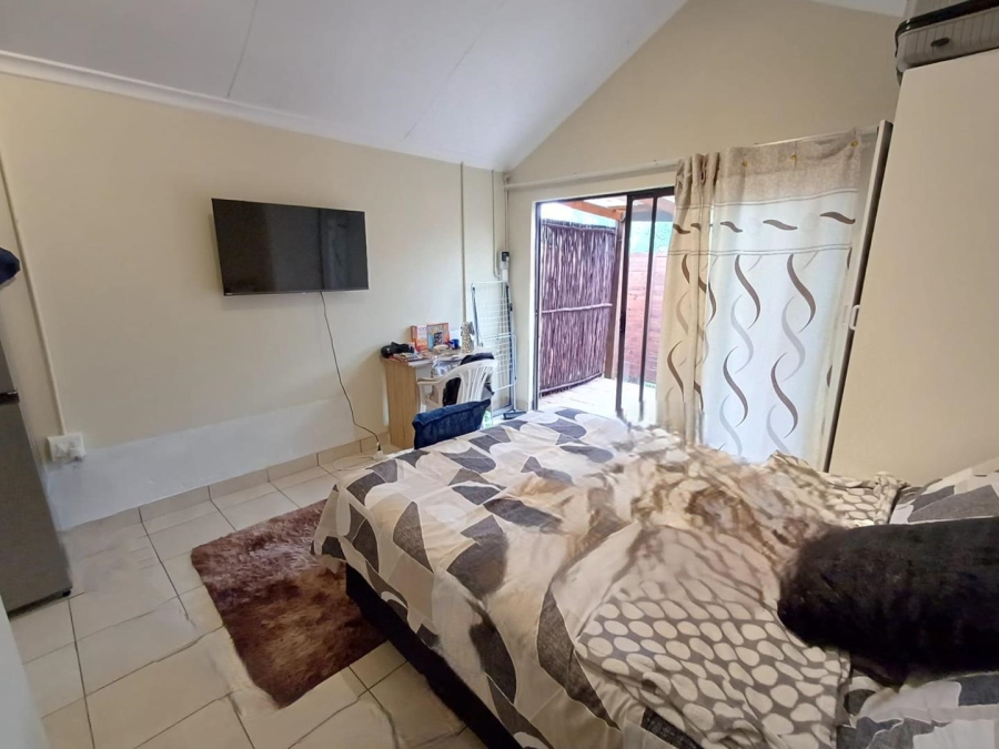 To Let 1 Bedroom Property for Rent in Olivedale Gauteng