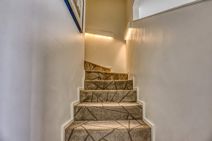 To Let 2 Bedroom Property for Rent in Sandown Gauteng