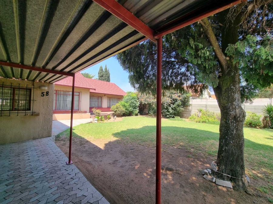 3 Bedroom Property for Sale in Roseacres Gauteng