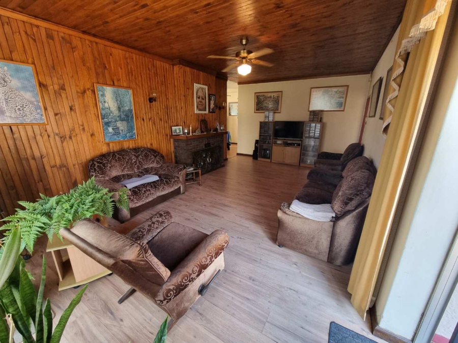 3 Bedroom Property for Sale in Roseacres Gauteng